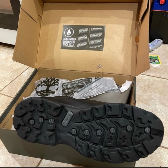NIB Timberland Waterproof Black Leather Boots Men’s 10.5 - Picture 3 of 4